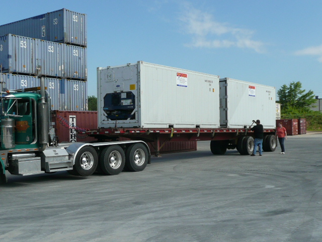 20-Refrigerated-Containers-Together-1